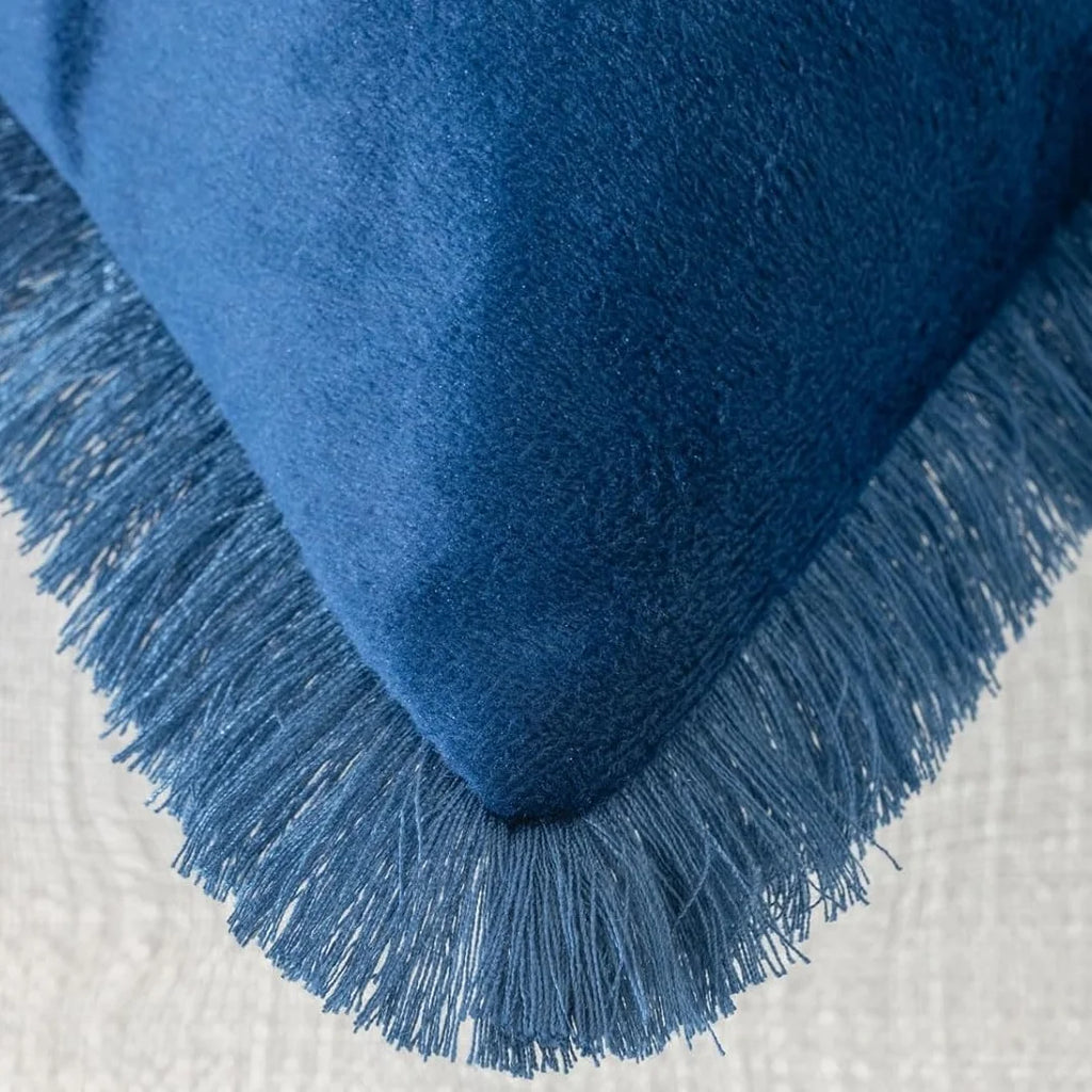 Custom Colorful Soft Washable Tassel Edge Hotel Use Stitching Invisible Zipper Modern Design Pillowcase Cushion Cover