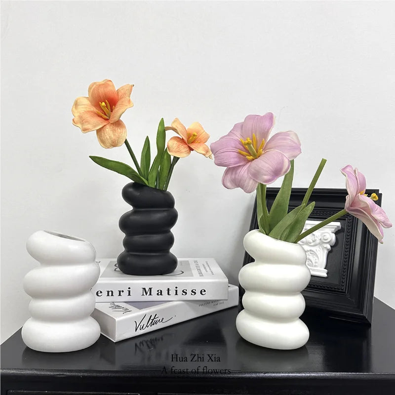 Nordic Spiral Pebble Creative Vase