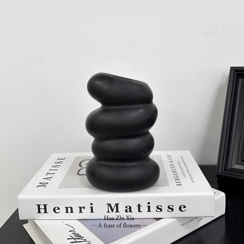 Nordic Spiral Pebble Creative Vase