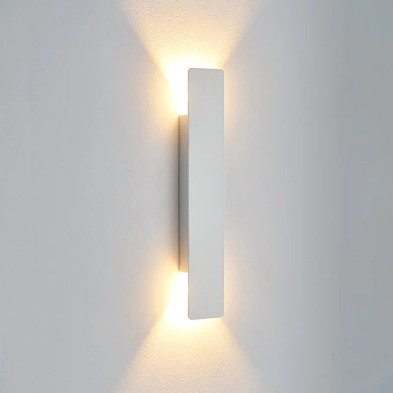 Modern 18W LED Waterproof Up Down Outdoor Wall Lamp